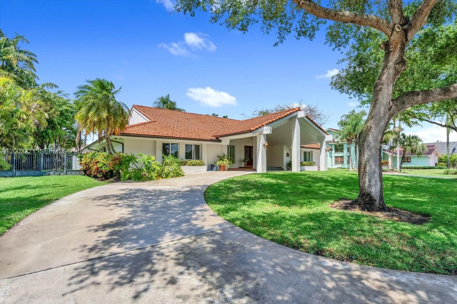 Real estate property located at 9941 143rd St, Miami-dade, Maylen Heights, Miami, FL