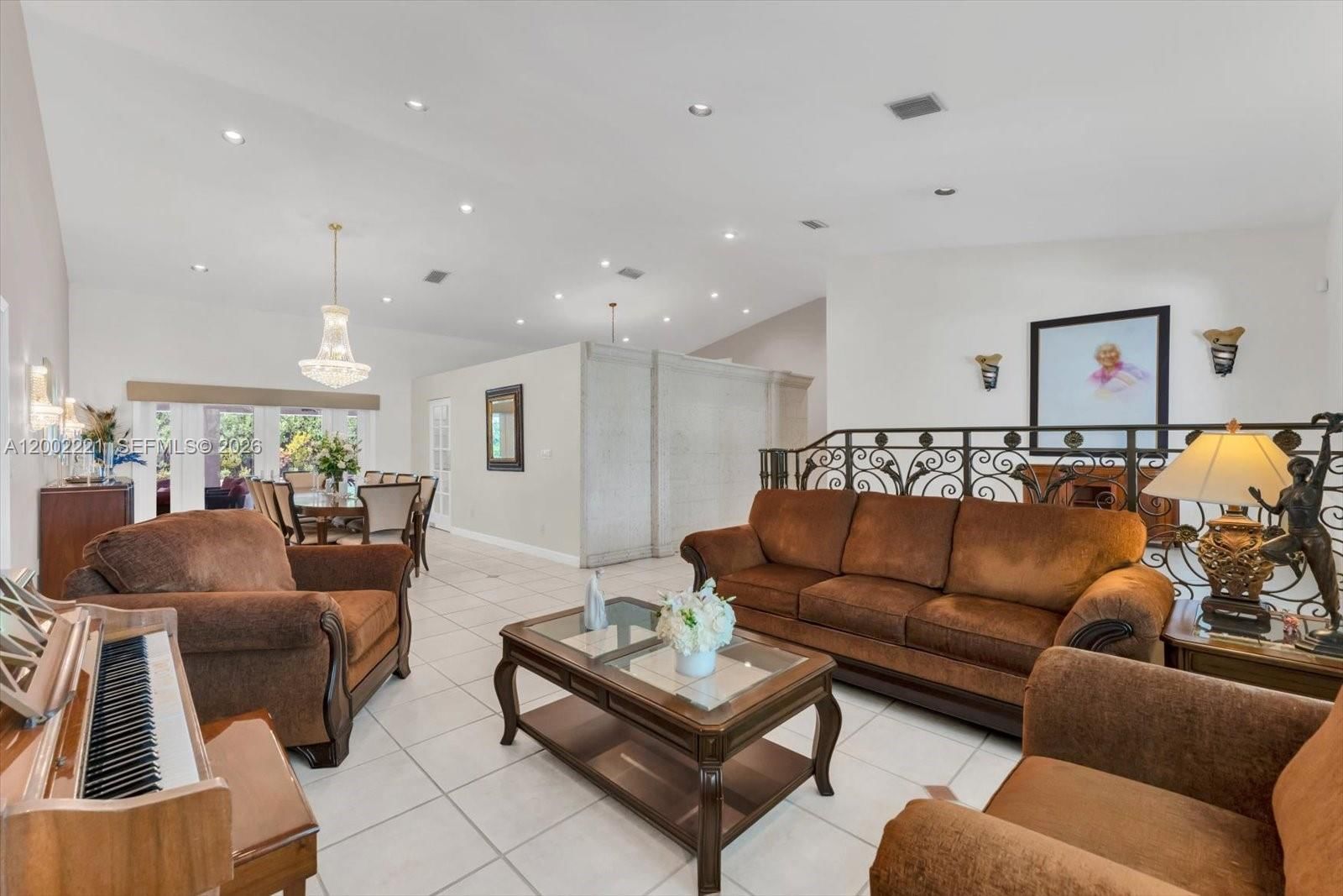 Real estate property located at 9941 143rd St, Miami-dade, Maylen Heights, Miami, FL