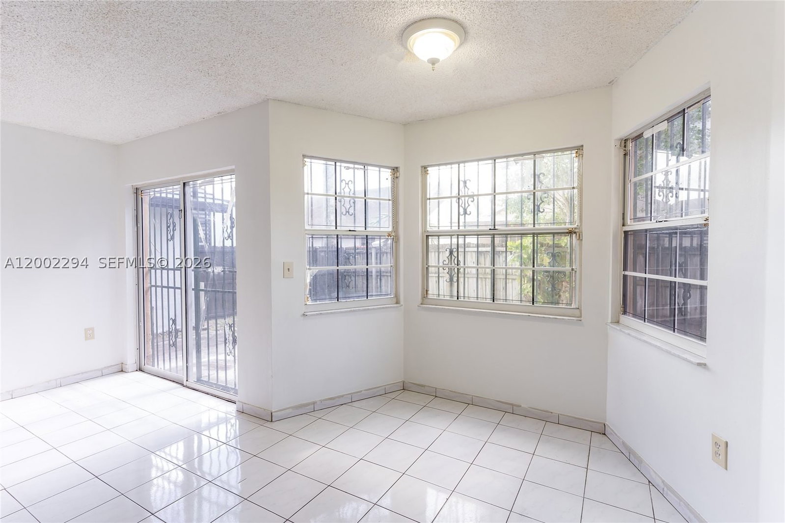 Real estate property located at 7876 189th St, Miami-dade, Country Lake Park, Hialeah, FL