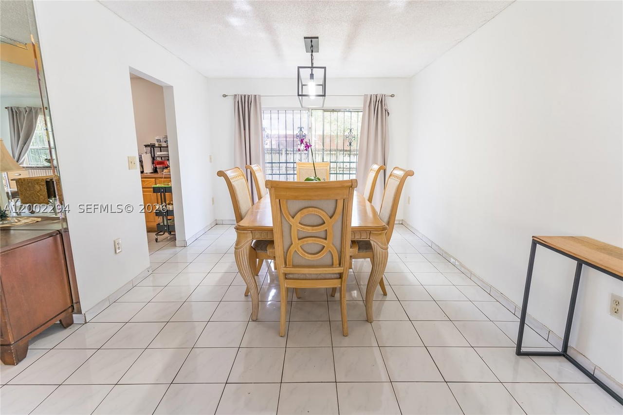 Real estate property located at 7876 189th St, Miami-dade, Country Lake Park, Hialeah, FL