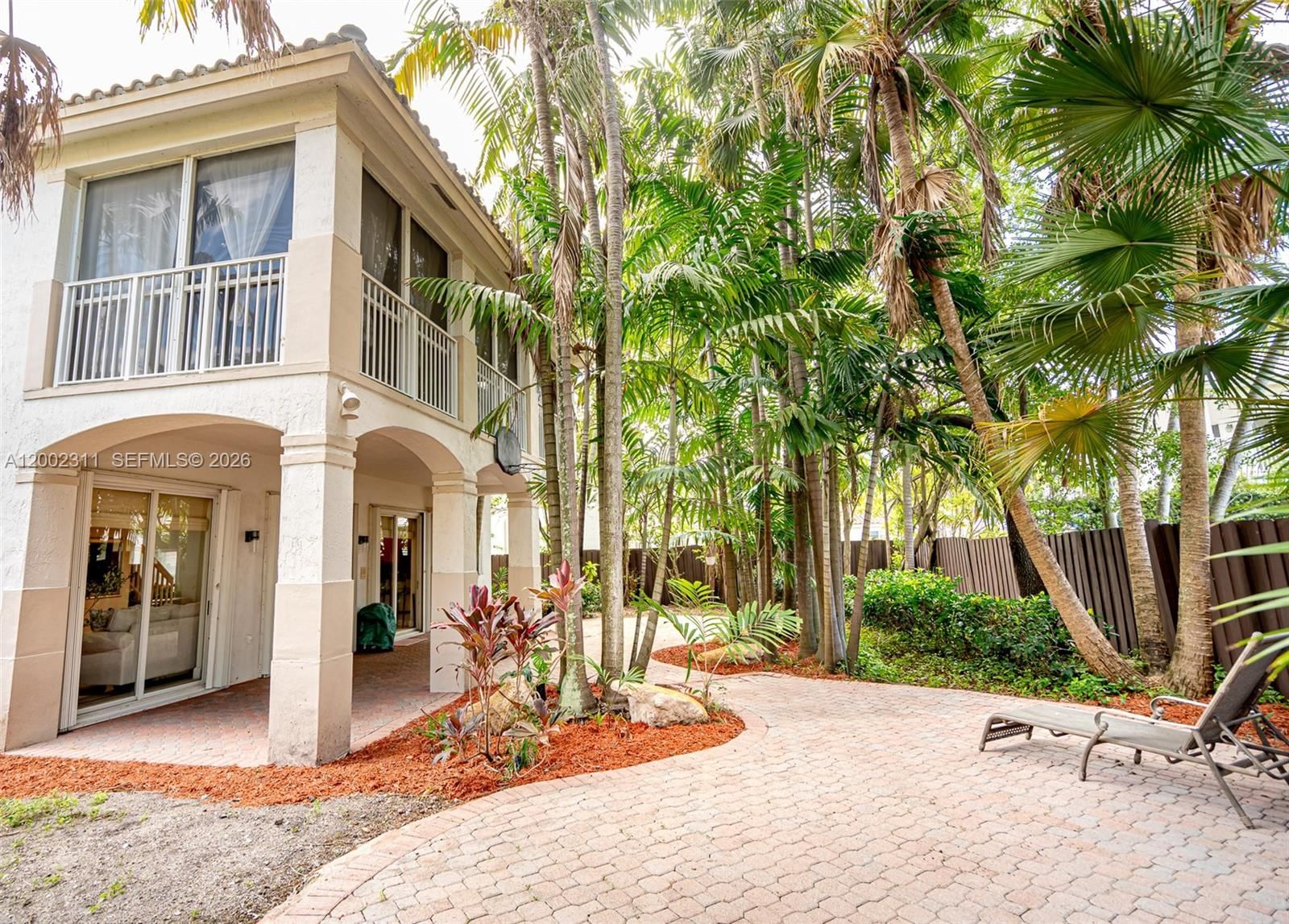 Real estate property located at 6772 111th Ave, Miami-dade, Doral Isles Pacifica, Doral, FL