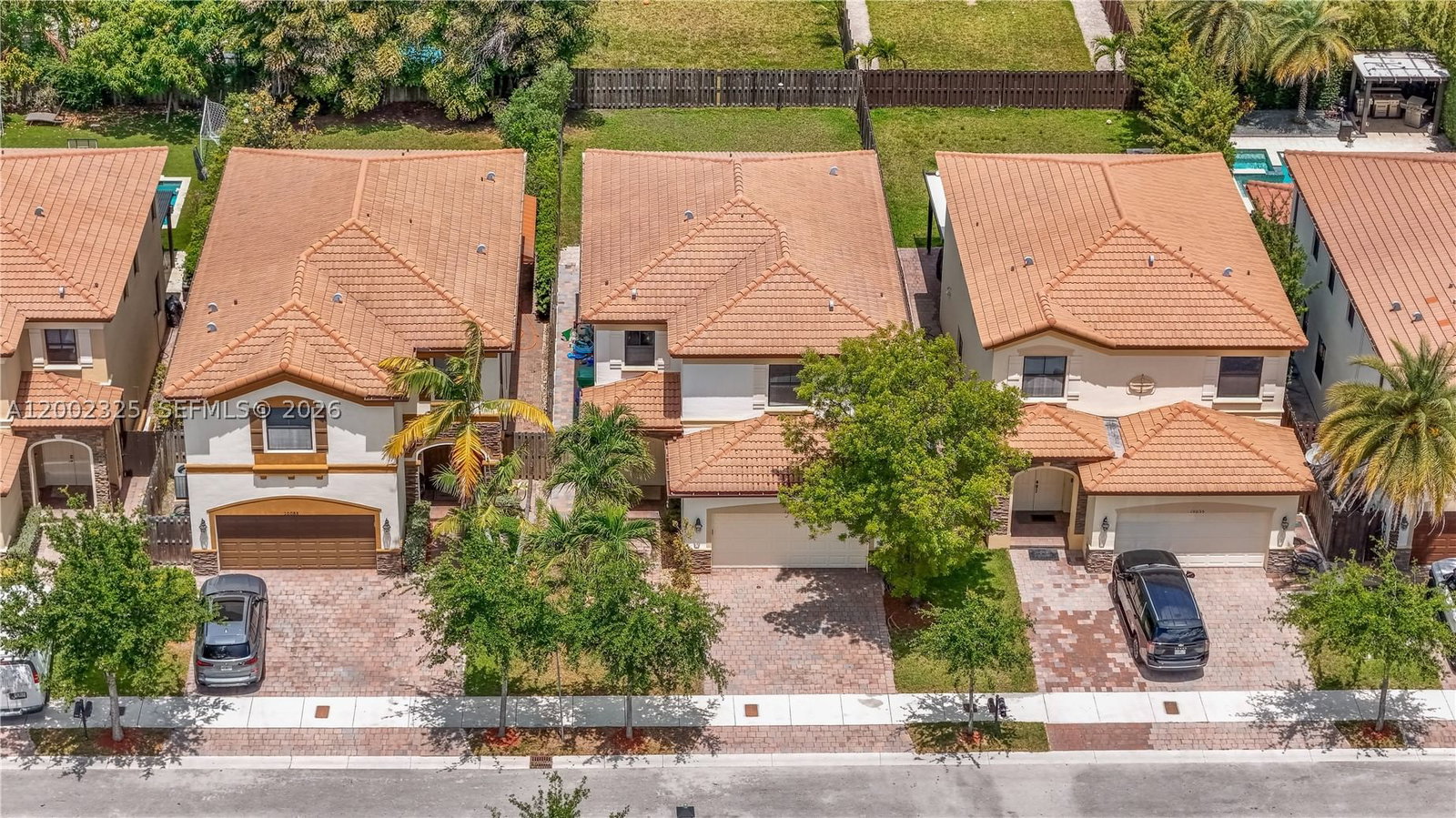 Real estate property located at 10045 86th Ter, Miami-dade, Isles At Grand Bay, Doral, FL