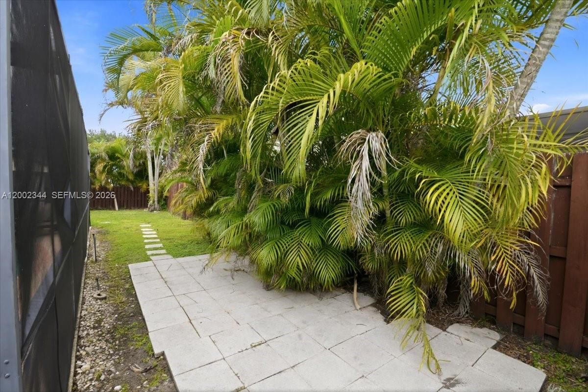 Real estate property located at 500 167th Ter, Broward, Bonaventure Lakes Add 2, Weston, FL