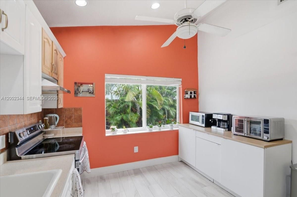 Real estate property located at 500 167th Ter, Broward, Bonaventure Lakes Add 2, Weston, FL