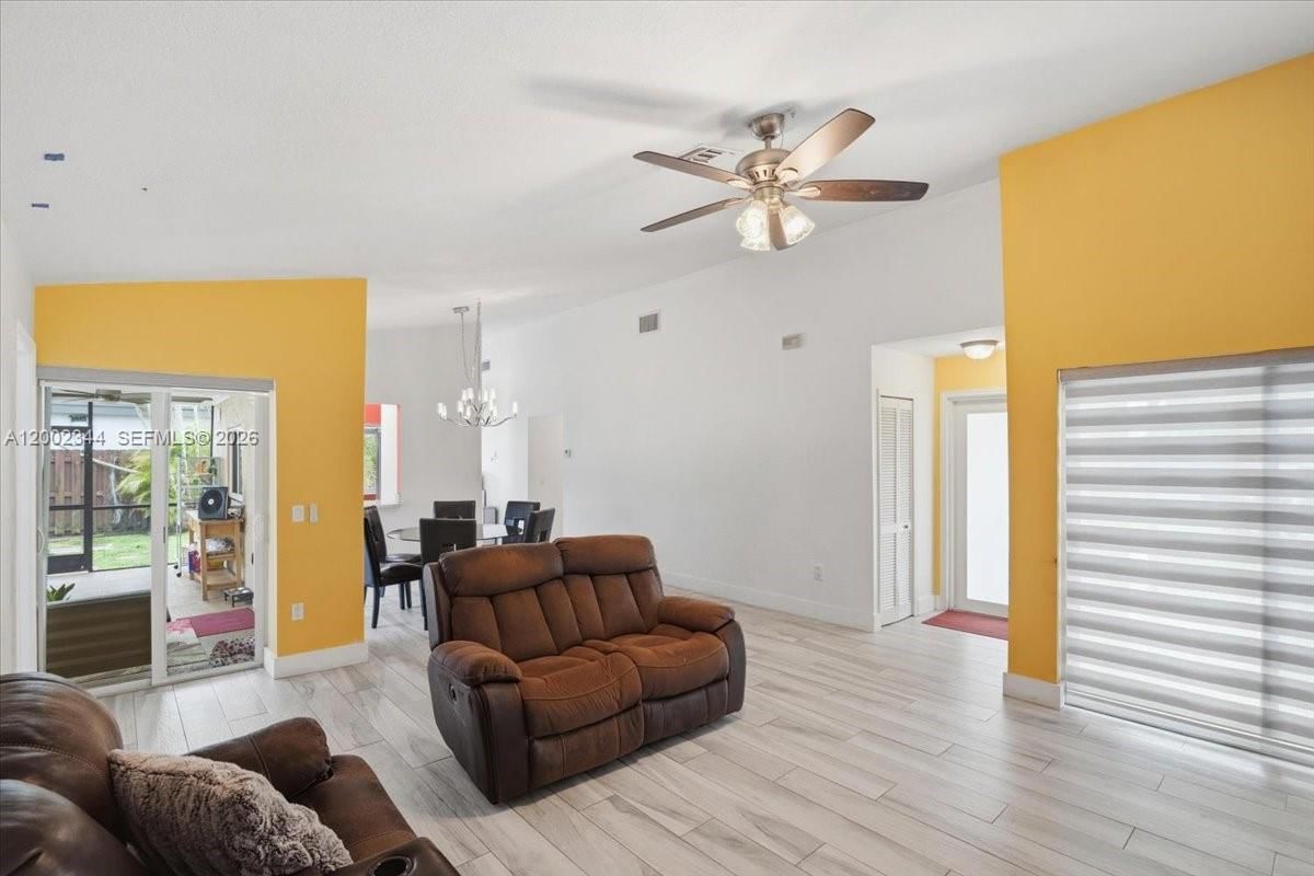 Real estate property located at 500 167th Ter, Broward, Bonaventure Lakes Add 2, Weston, FL