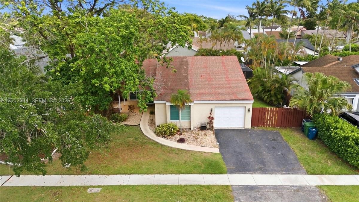 Real estate property located at 500 167th Ter, Broward, Bonaventure Lakes Add 2, Weston, FL
