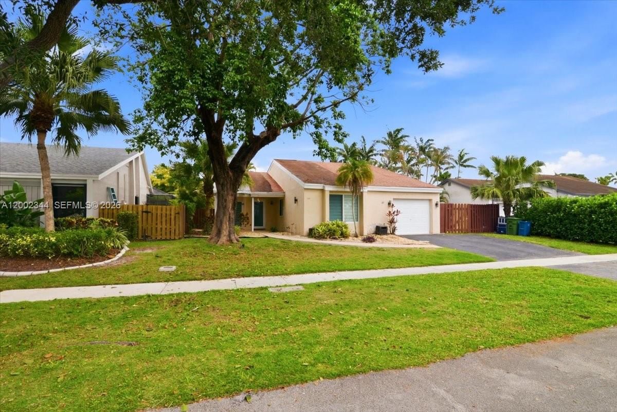 Real estate property located at 500 167th Ter, Broward, Bonaventure Lakes Add 2, Weston, FL