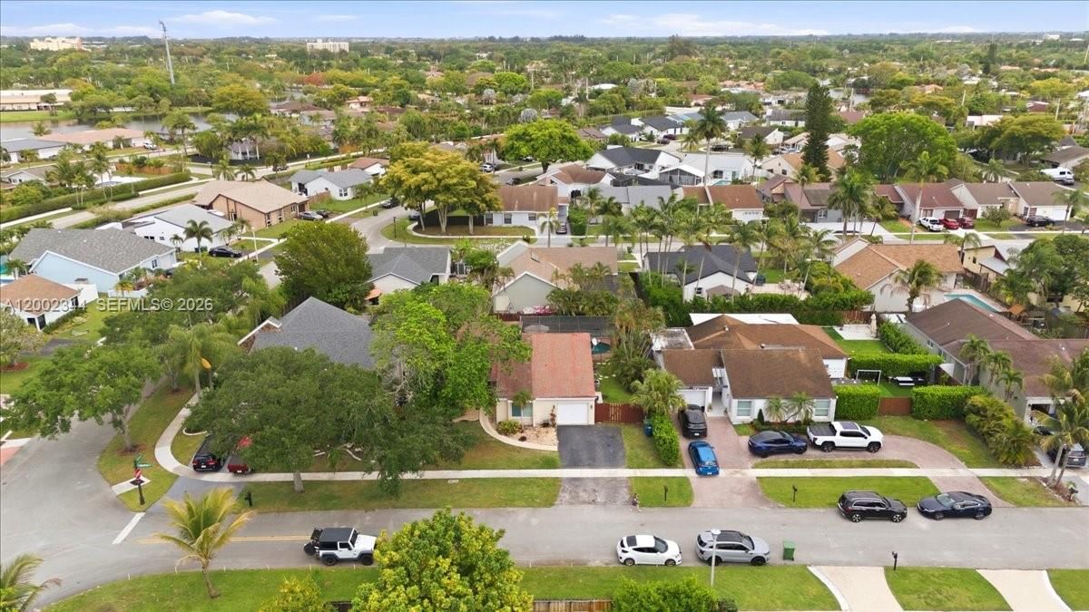 Real estate property located at 500 167th Ter, Broward, Bonaventure Lakes Add 2, Weston, FL