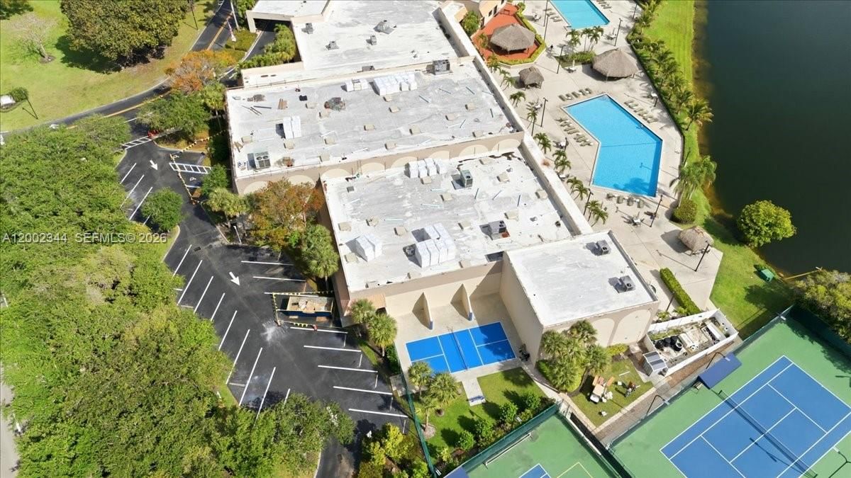 Real estate property located at 500 167th Ter, Broward, Bonaventure Lakes Add 2, Weston, FL