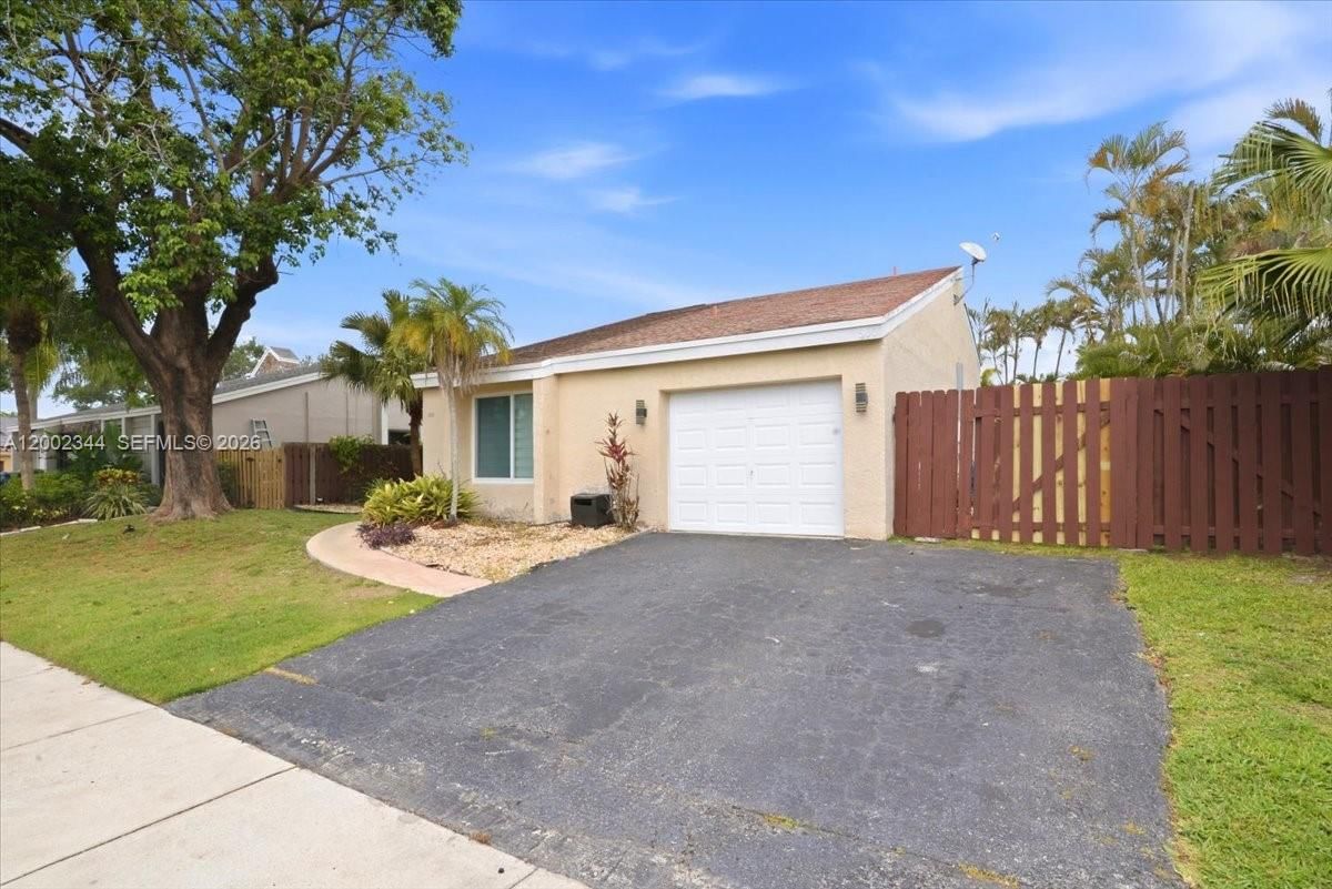 Real estate property located at 500 167th Ter, Broward, Bonaventure Lakes Add 2, Weston, FL