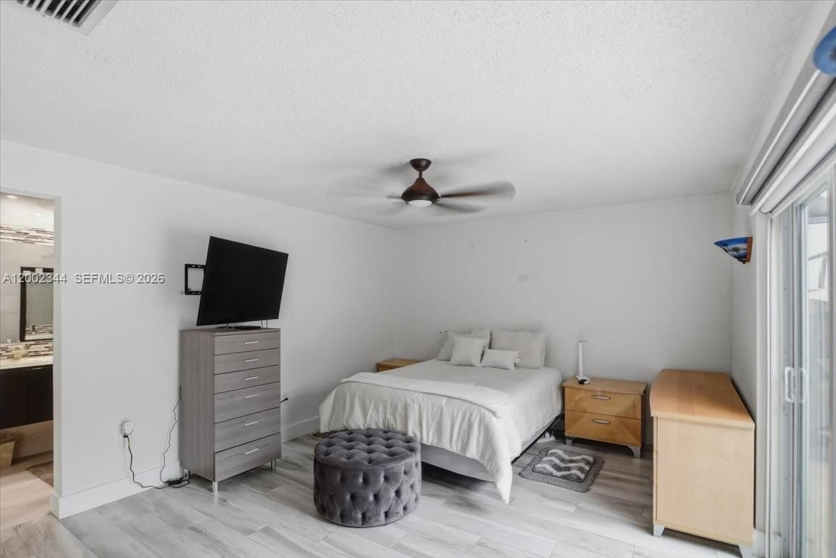 Real estate property located at 500 167th Ter, Broward, Bonaventure Lakes Add 2, Weston, FL