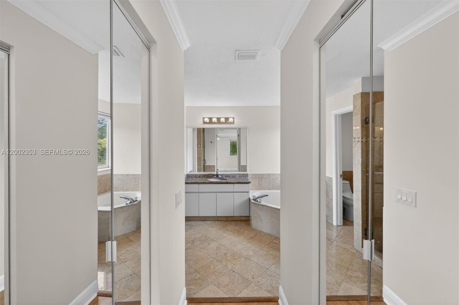 Real estate property located at 1115 Camellia Cir, Broward, The Islands, Weston, FL