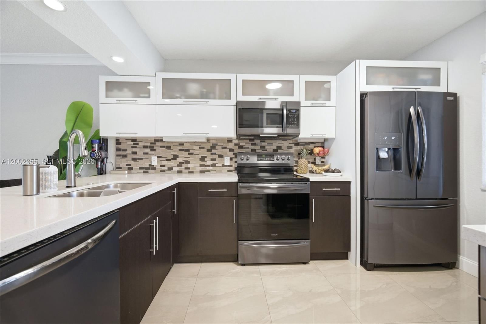 Real estate property located at 390 Lakeview Dr #102, Broward, Racquet Club Apts At Bona, Weston, FL