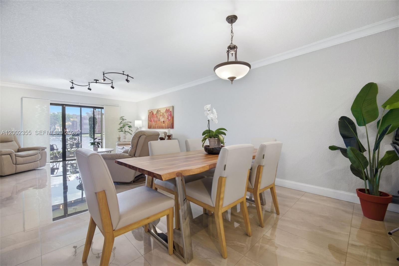 Real estate property located at 390 Lakeview Dr #102, Broward, Racquet Club Apts At Bona, Weston, FL