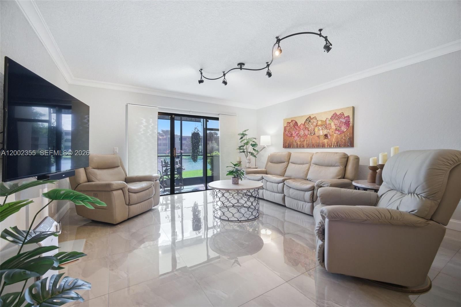 Real estate property located at 390 Lakeview Dr #102, Broward, Racquet Club Apts At Bona, Weston, FL