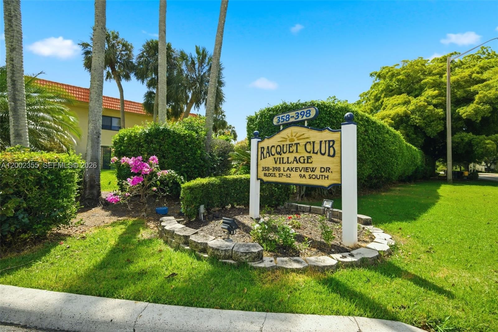 Real estate property located at 390 Lakeview Dr #102, Broward, Racquet Club Apts At Bona, Weston, FL