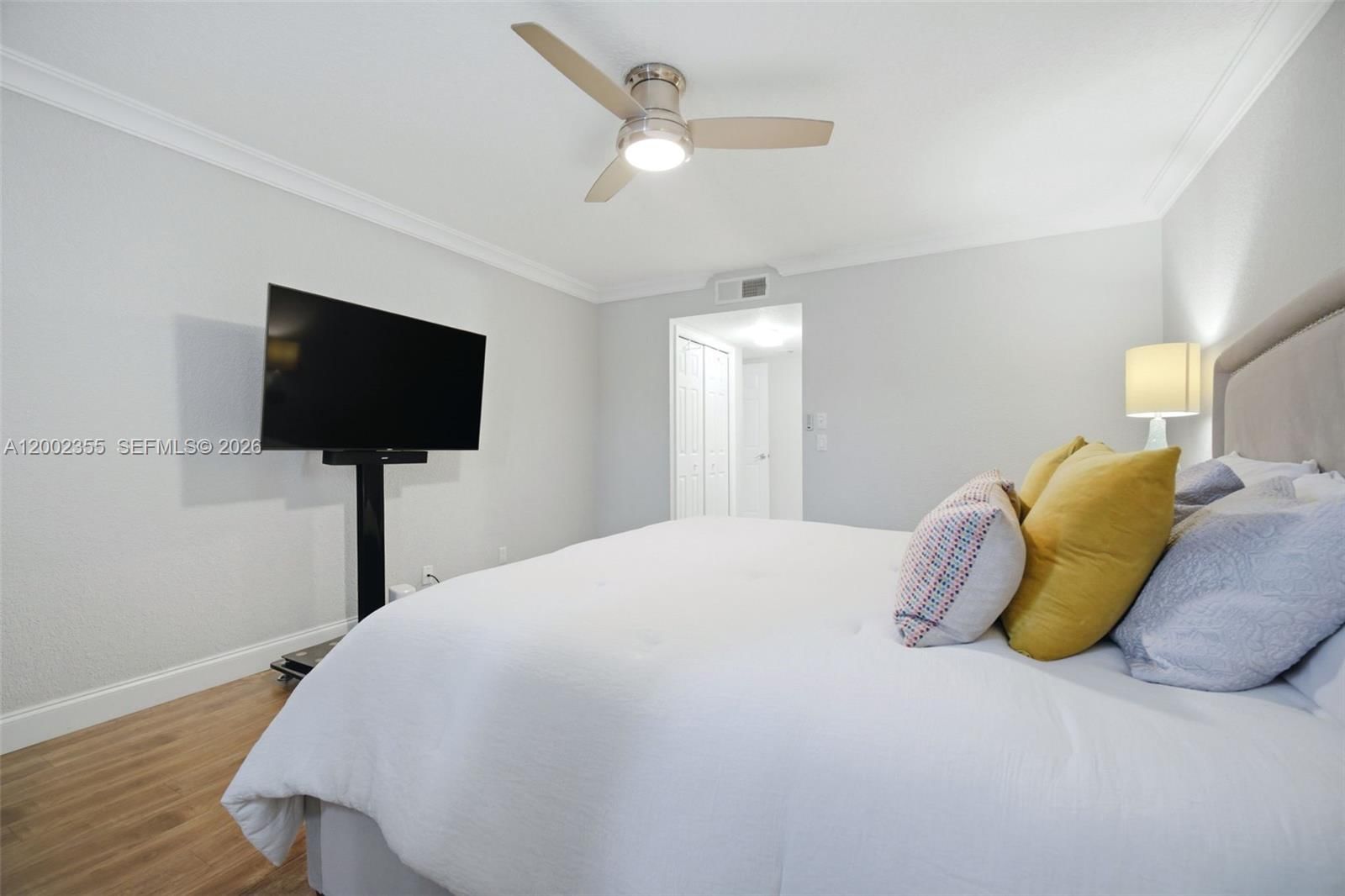 Real estate property located at 390 Lakeview Dr #102, Broward, Racquet Club Apts At Bona, Weston, FL