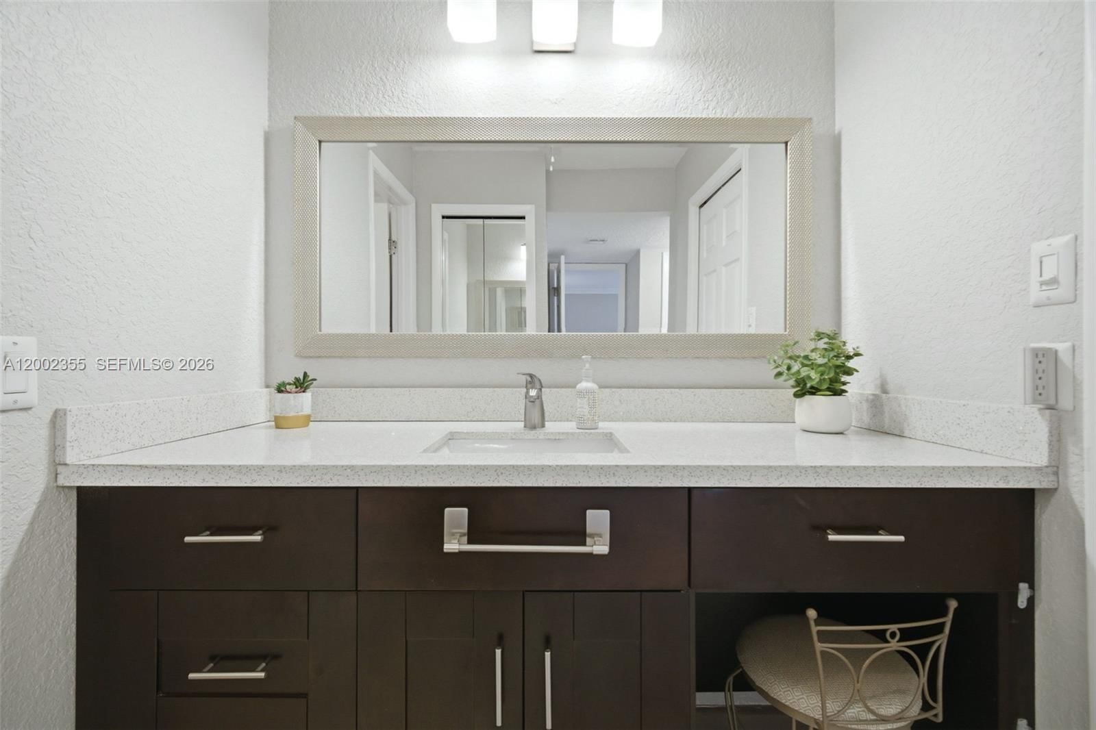 Real estate property located at 390 Lakeview Dr #102, Broward, Racquet Club Apts At Bona, Weston, FL