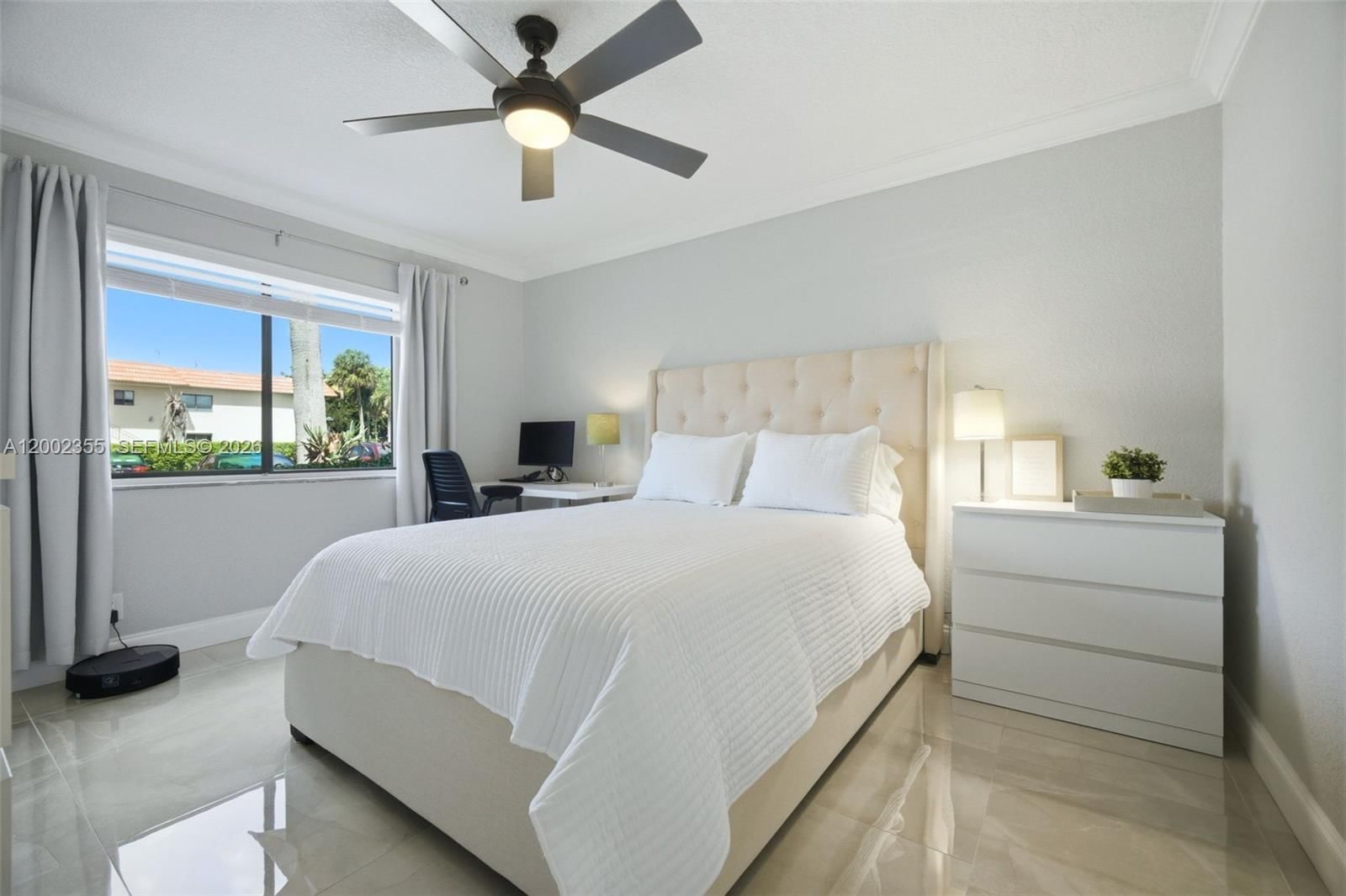 Real estate property located at 390 Lakeview Dr #102, Broward, Racquet Club Apts At Bona, Weston, FL