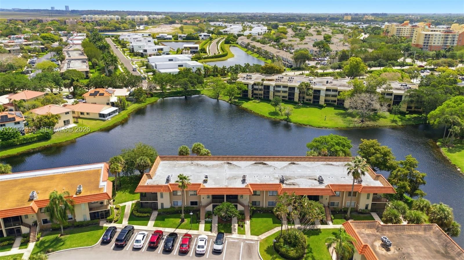 Real estate property located at 390 Lakeview Dr #102, Broward, Racquet Club Apts At Bona, Weston, FL