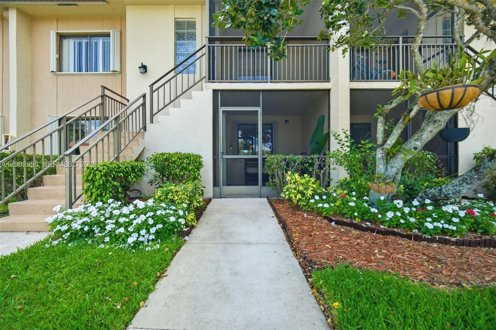 Real estate property located at 390 Lakeview Dr #102, Broward, Racquet Club Apts At Bona, Weston, FL