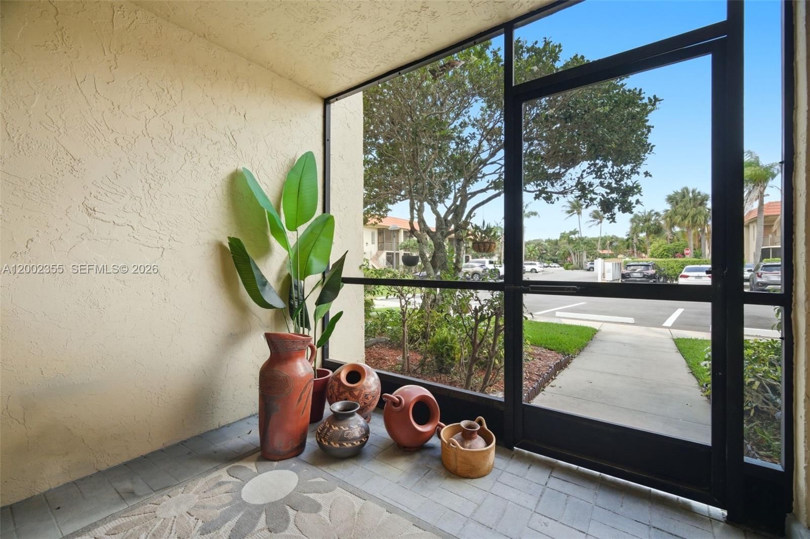 Real estate property located at 390 Lakeview Dr #102, Broward, Racquet Club Apts At Bona, Weston, FL