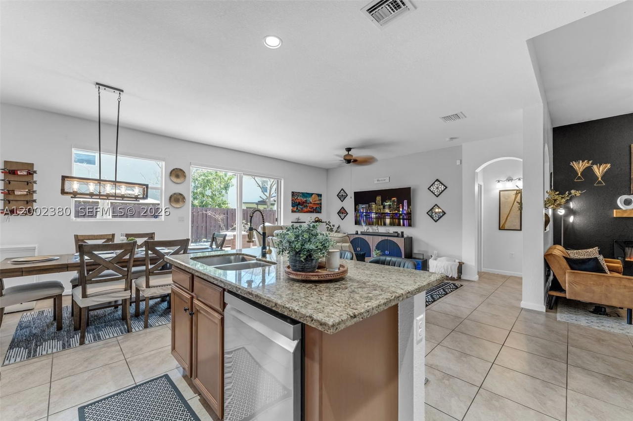 Real estate property located at 4112 21st Ct, Miami-dade, Country Gardens South, Homestead, FL