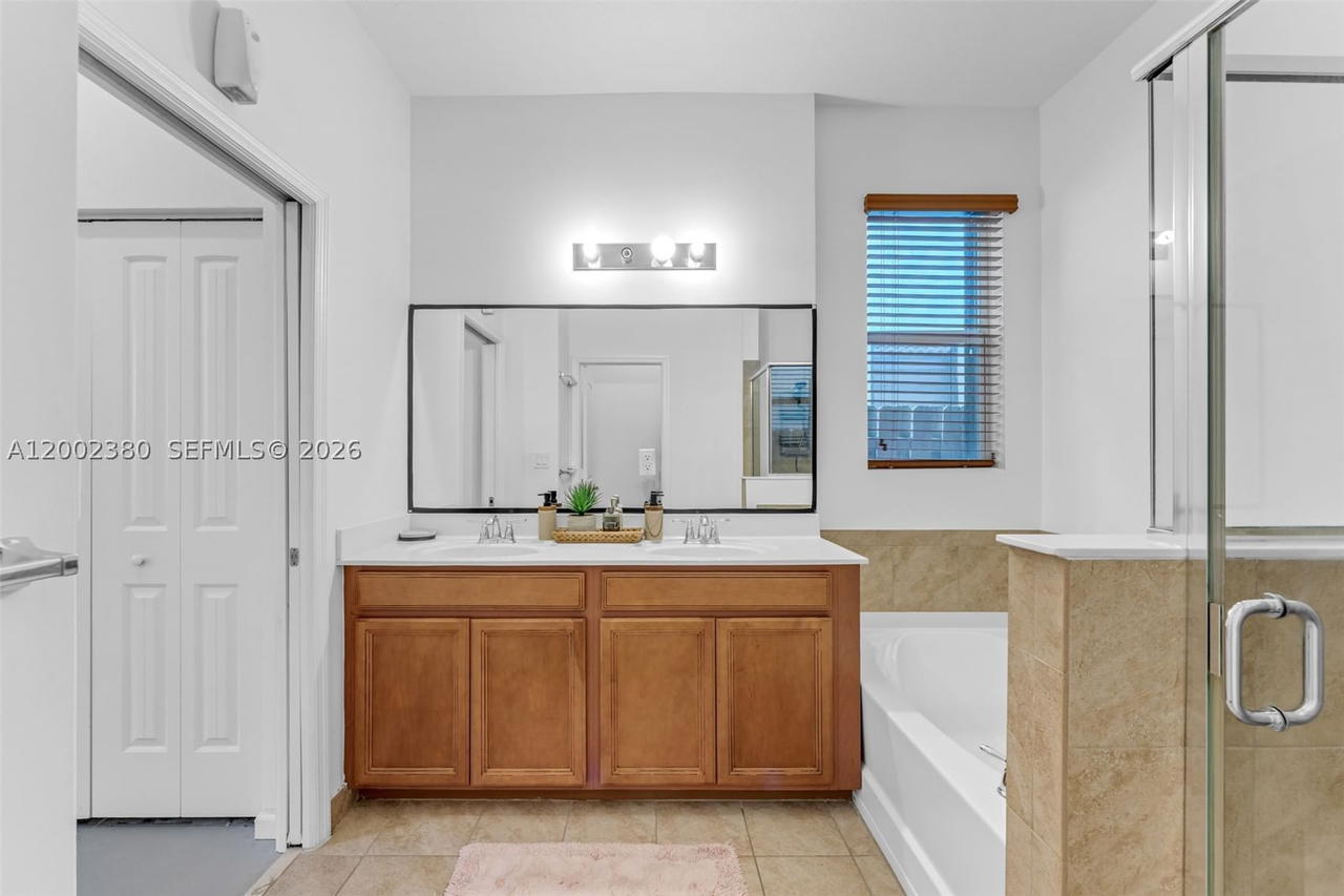Real estate property located at 4112 21st Ct, Miami-dade, Country Gardens South, Homestead, FL