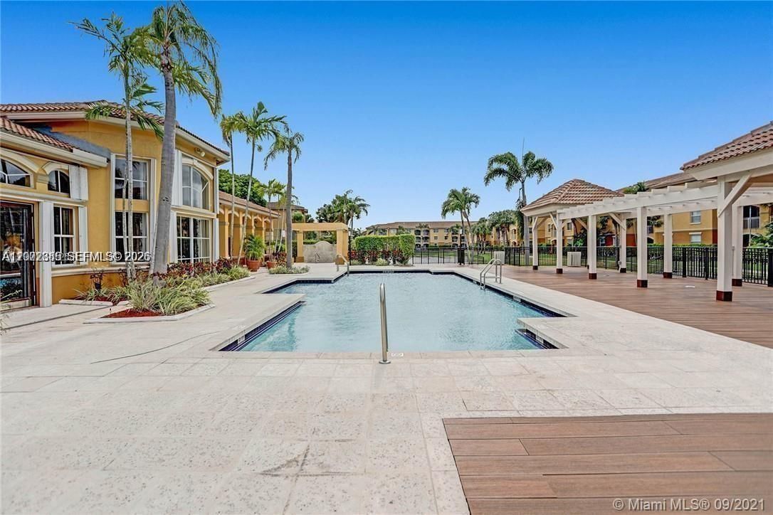 Real estate property located at , Broward, La Via Condo, Pembroke Pines, FL