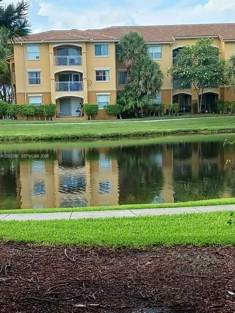 Real estate property located at , Broward, La Via Condo, Pembroke Pines, FL