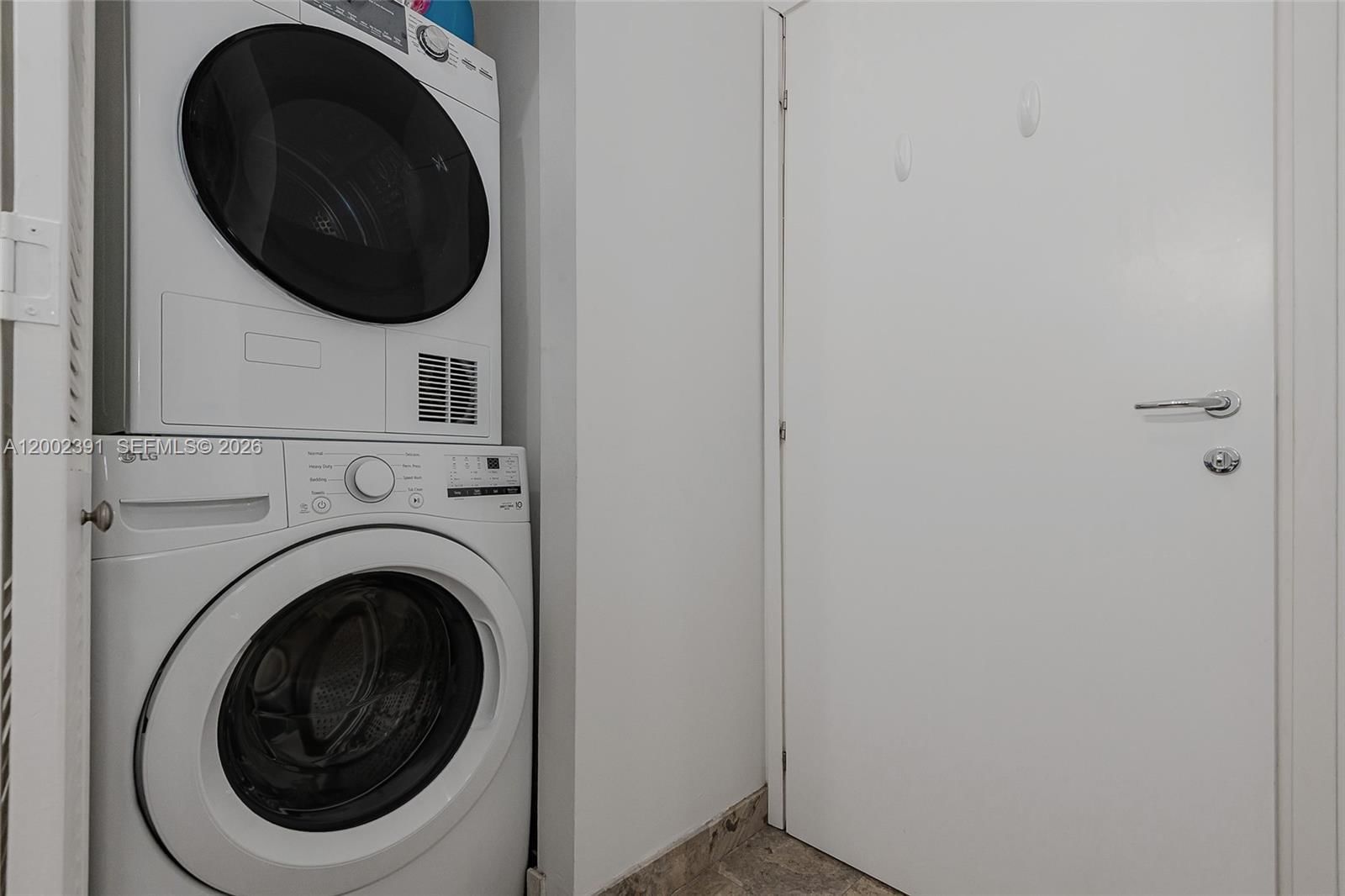 Real estate property located at 300 Biscayne Blvd PH-3903, Miami-dade, Met 1, Miami, FL