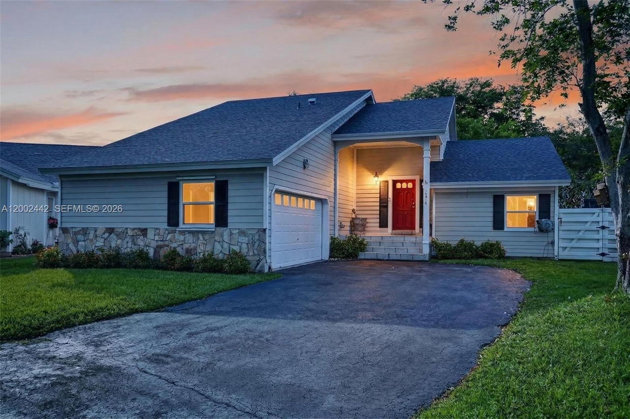 Real estate property located at 14914 142nd Pl, Miami-dade, Country Walk Sec 4, Miami, FL