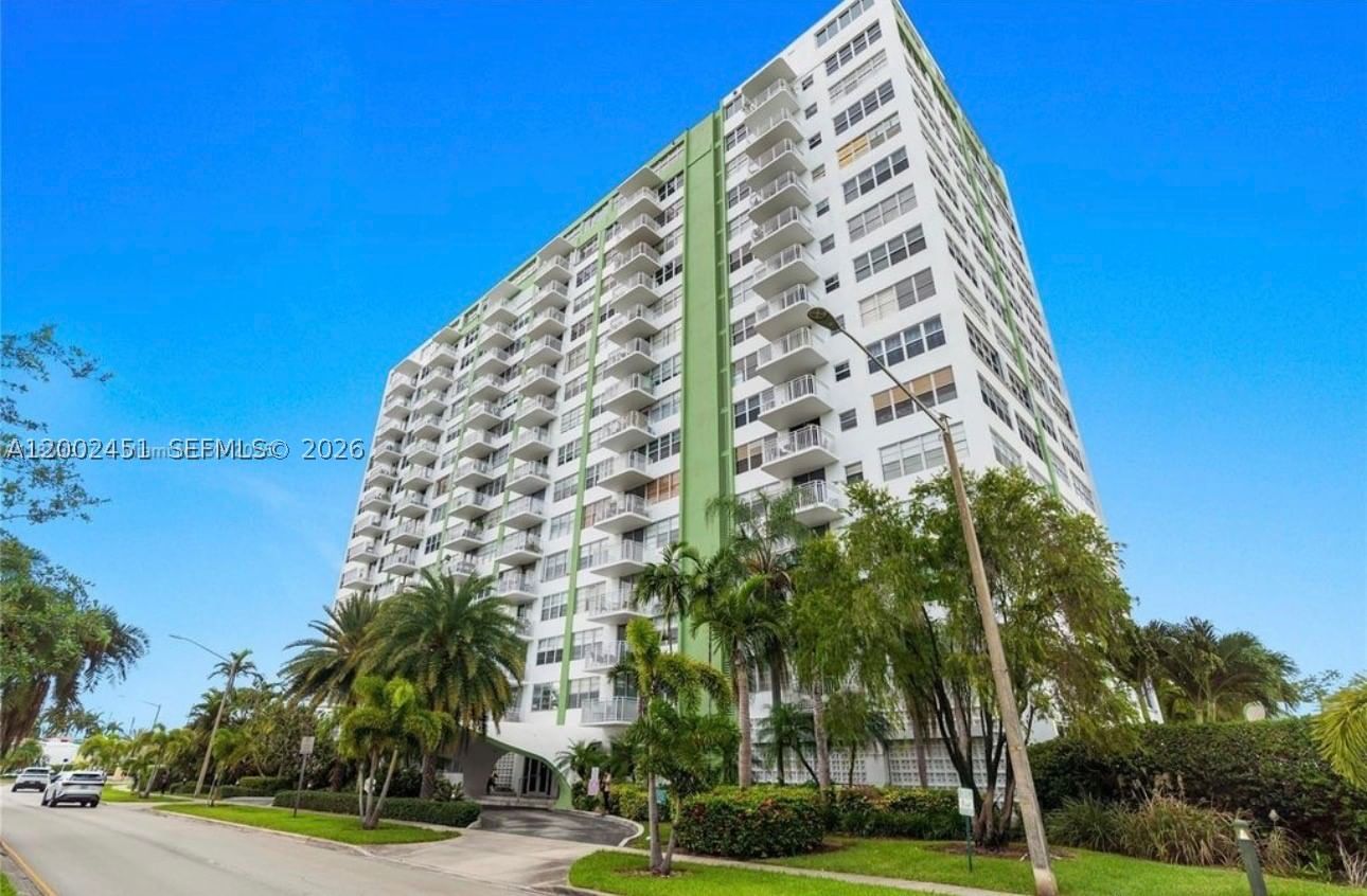 Real estate property located at 2150 Sans Souci Blvd C1502, Miami-dade, Bayview Towers Condo Sout, North Miami, FL