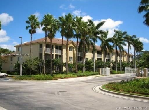 Real estate property located at , Broward, Pinehurst Club Condo, Hollywood, FL