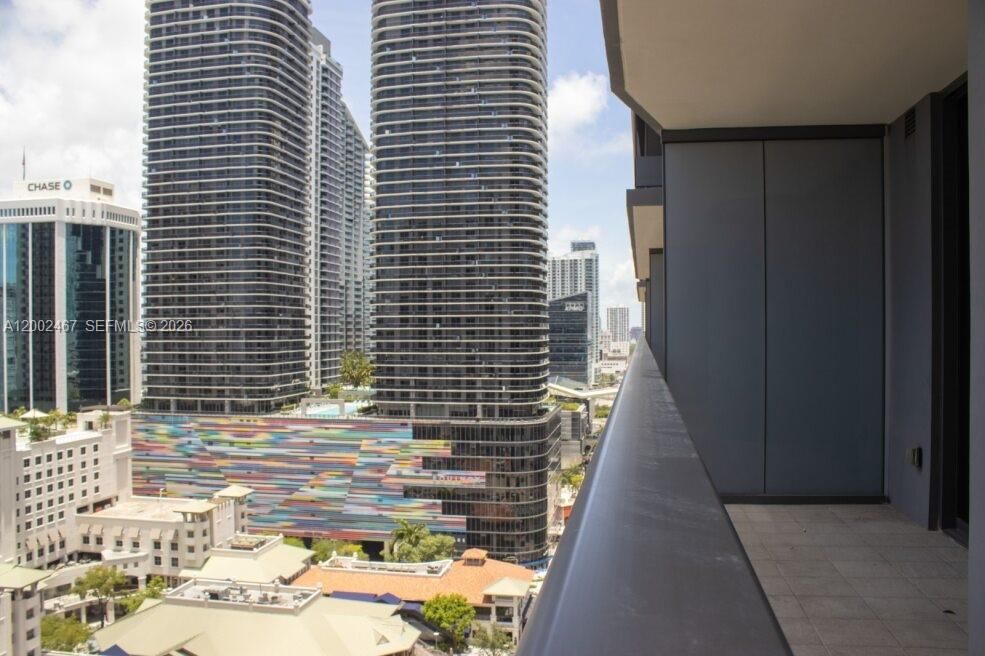 Real estate property located at 1000 Brickell Plz #1906, Miami-dade, Brickell Flatiron Condo, Miami, FL