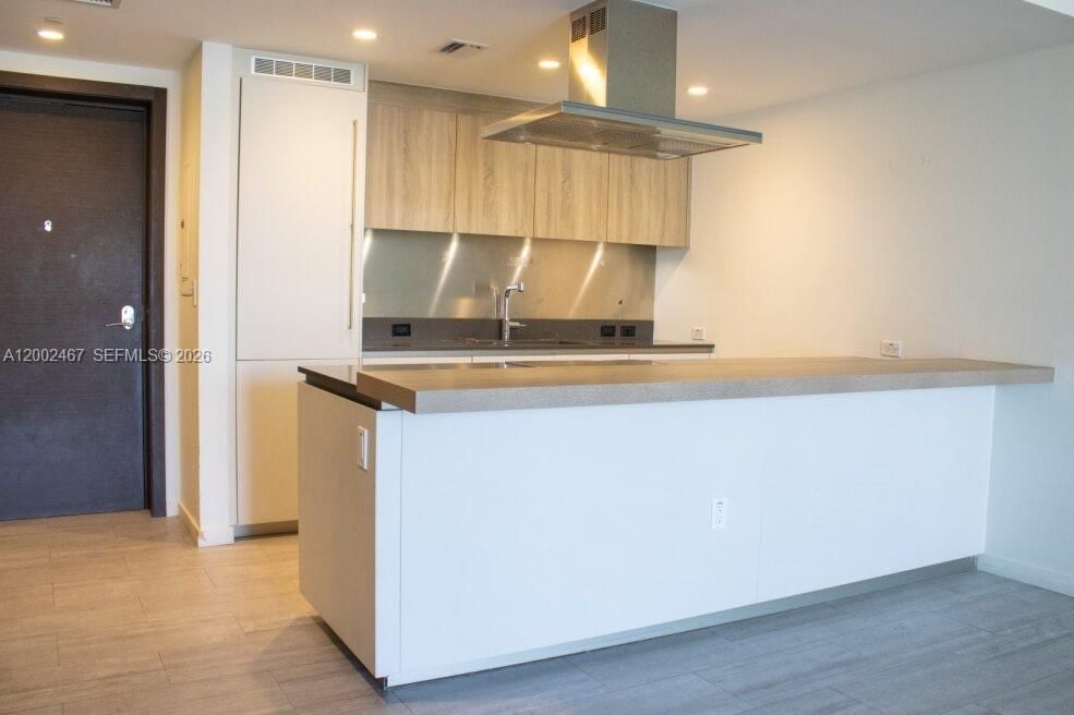 Real estate property located at 1000 Brickell Plz #1906, Miami-dade, Brickell Flatiron Condo, Miami, FL