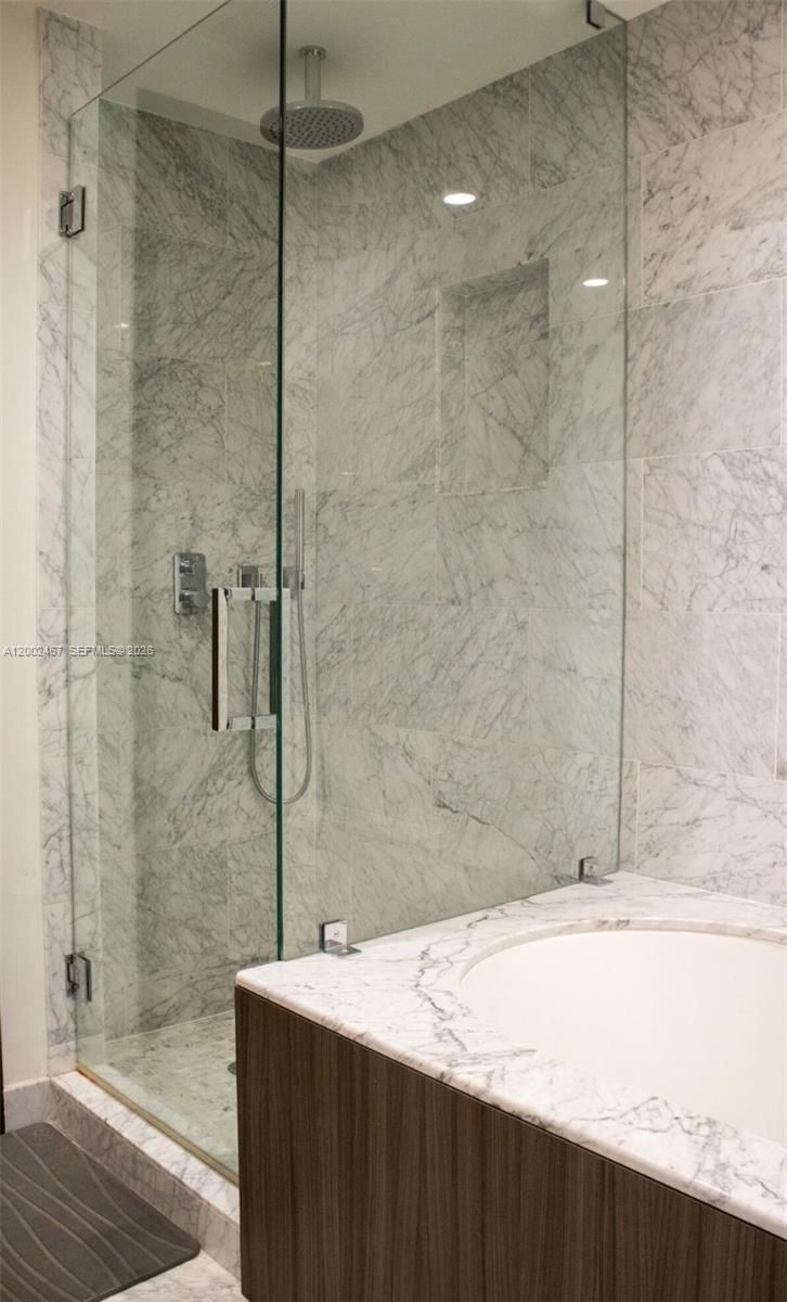 Real estate property located at 1000 Brickell Plz #1906, Miami-dade, Brickell Flatiron Condo, Miami, FL