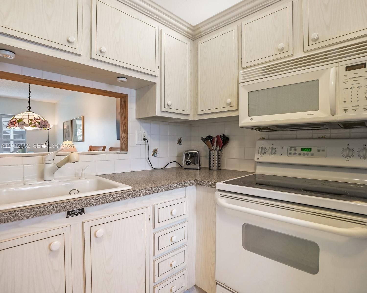 Real estate property located at 4806 36th St #515, Broward, Orchid Gardens Condo, Lauderdale Lakes, FL