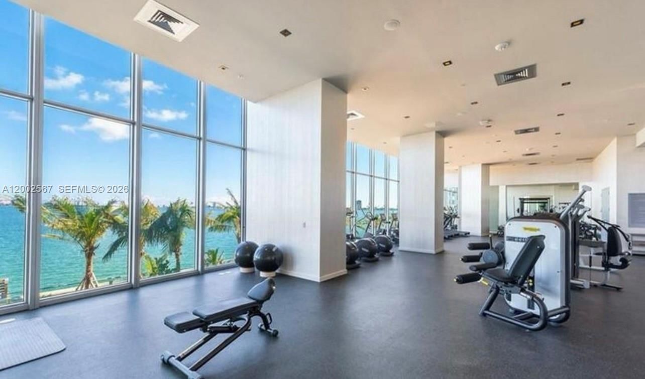 Real estate property located at 2900 7th Ave #4003, Miami-dade, Biscayne Beach Condo, Miami, FL