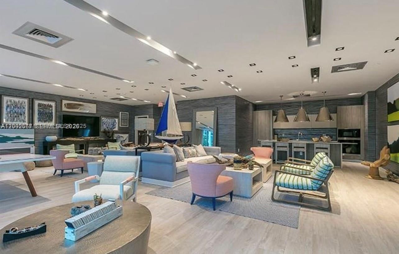 Real estate property located at 2900 7th Ave #4003, Miami-dade, Biscayne Beach Condo, Miami, FL