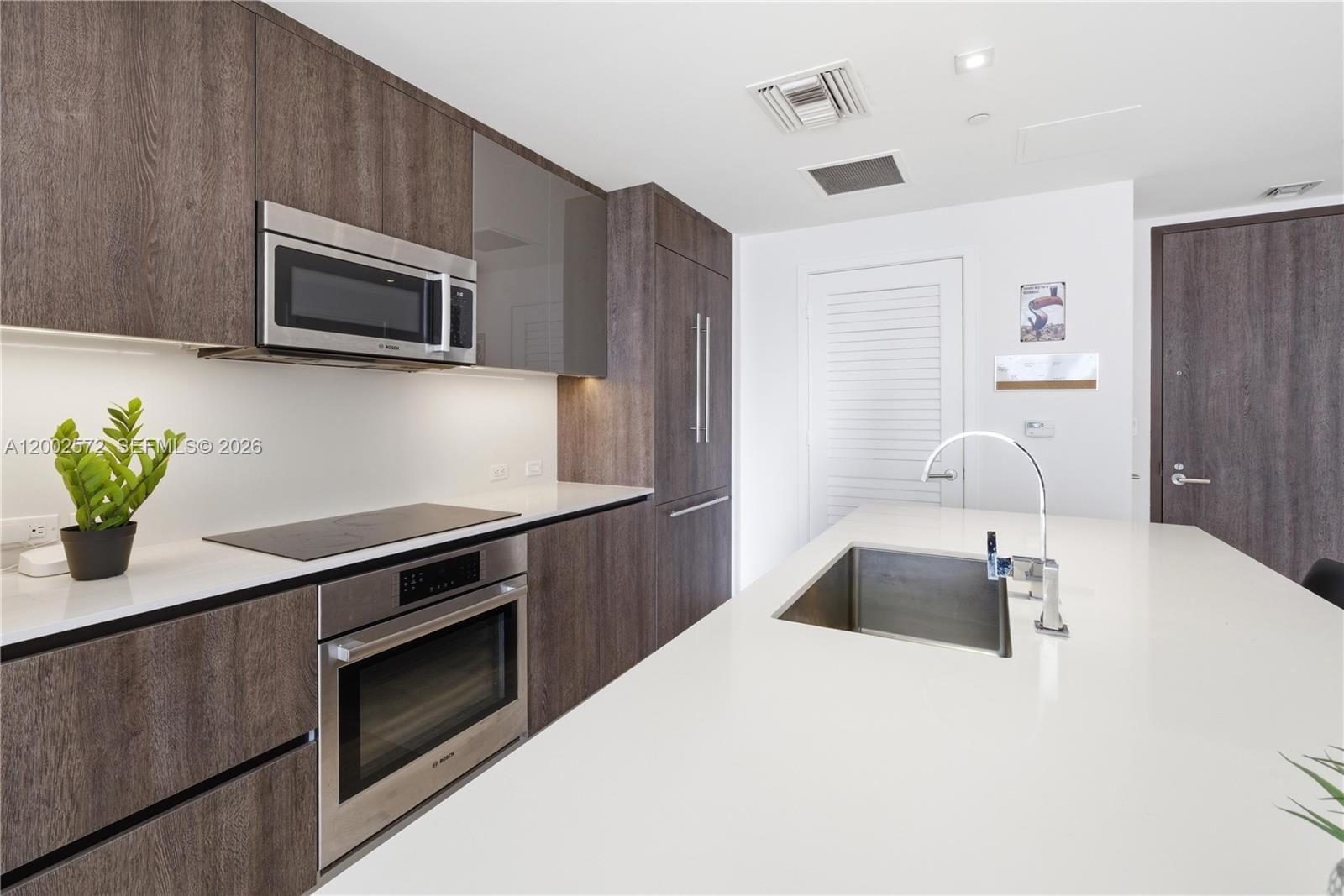 Real estate property located at 68 6th St #1106, Miami-dade, Reach Condo, Miami, FL