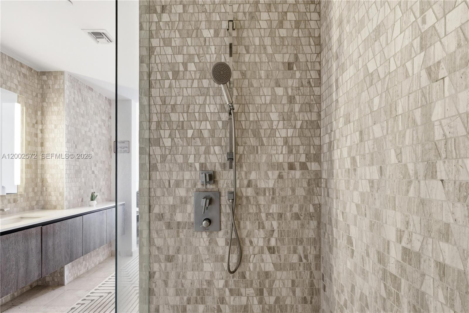 Real estate property located at 68 6th St #1106, Miami-dade, Reach Condo, Miami, FL