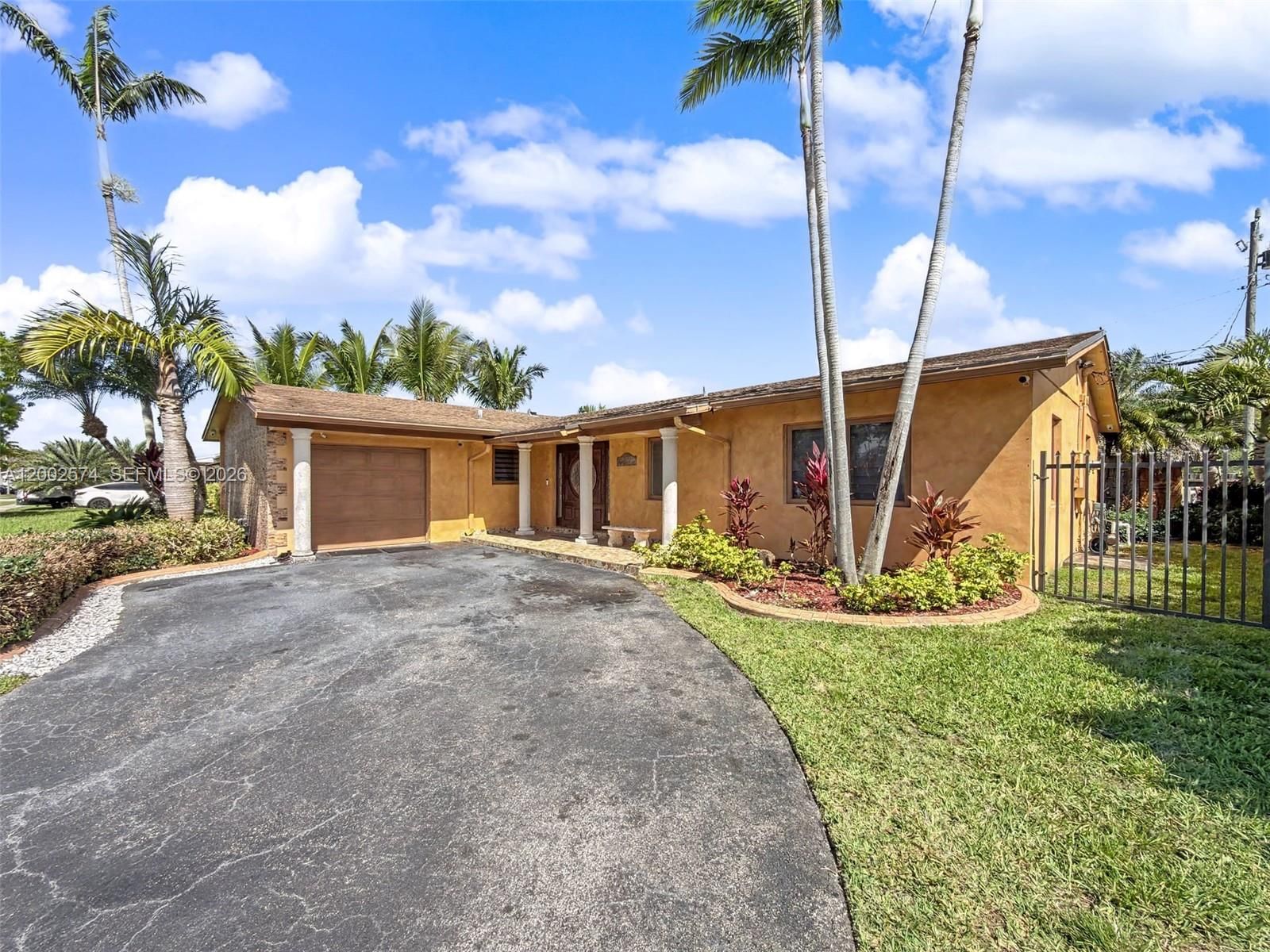 Real estate property located at 9837 194th St, Miami-dade, Bel Aire Sec 3, Cutler Bay, FL