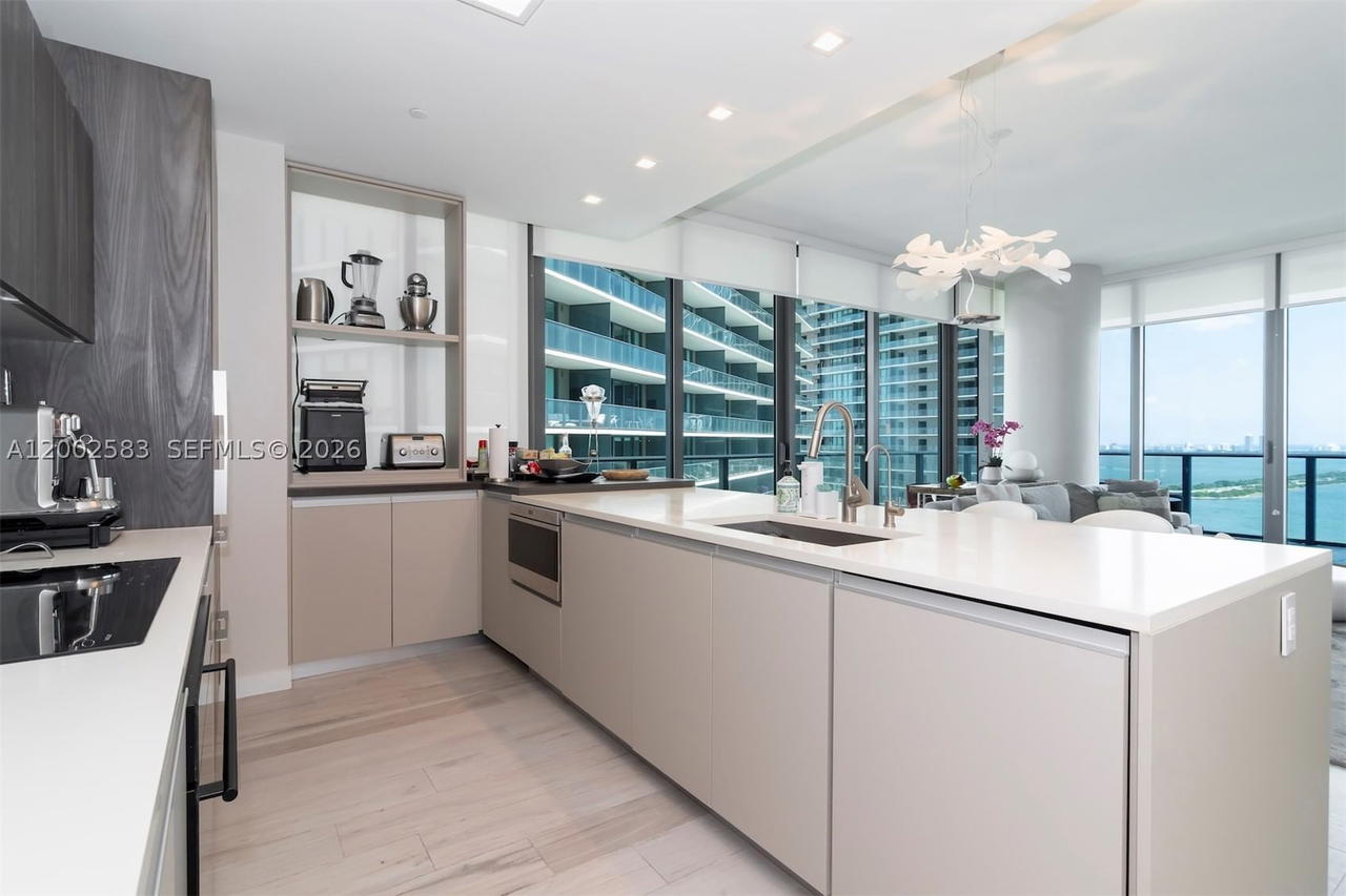 Real estate property located at 480 31st St #3007, Miami-dade, Gran Paraiso, Miami, FL