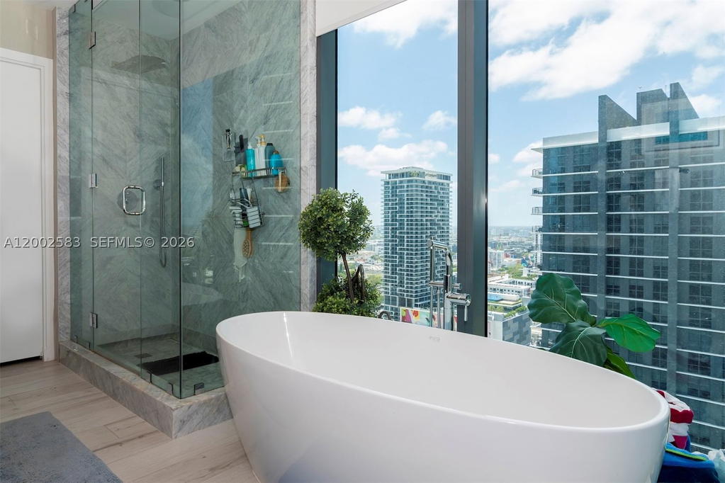 Real estate property located at 480 31st St #3007, Miami-dade, Gran Paraiso, Miami, FL