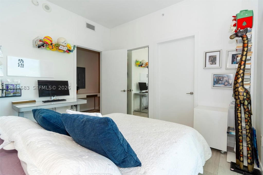 Real estate property located at 480 31st St #3007, Miami-dade, Gran Paraiso, Miami, FL