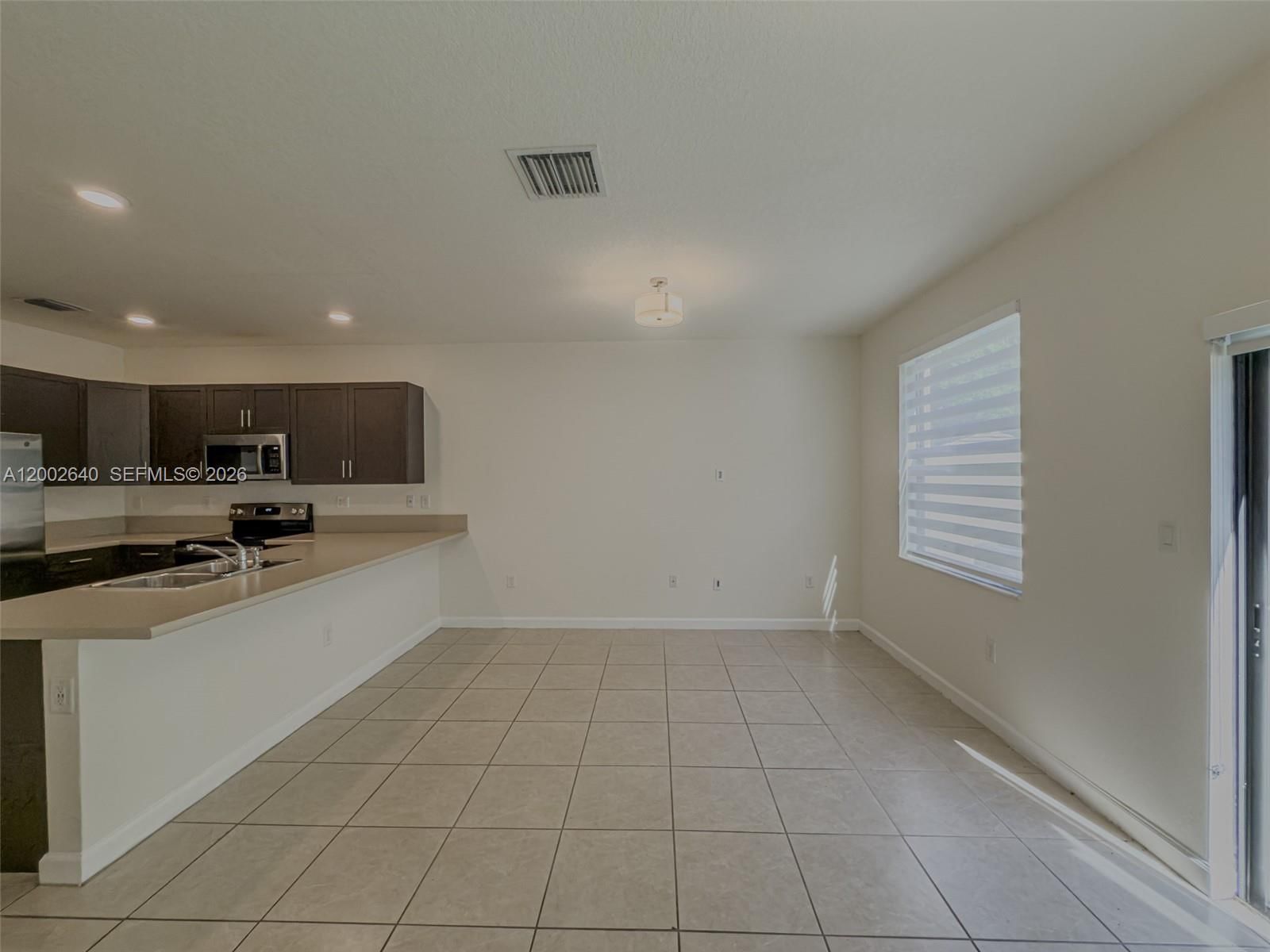 Real estate property located at 10629 32nd Ln, Miami-dade, Aquabella Section Two, Hialeah, FL