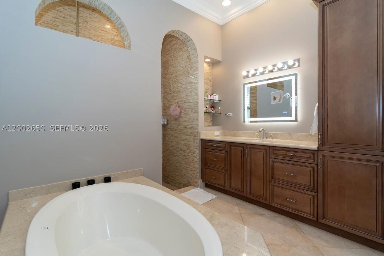 Real estate property located at 651 Sweet Bay Ave, Broward, Enclave 2nd Sec, Plantation, FL