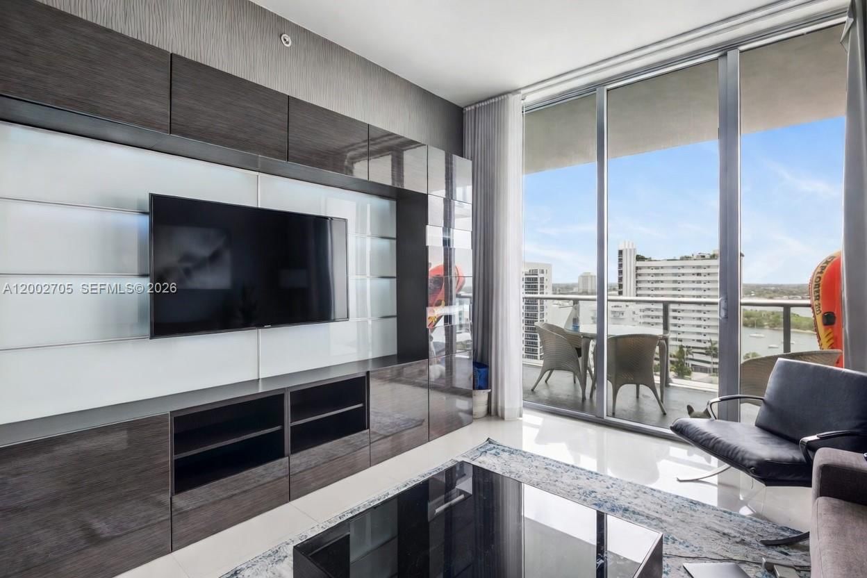 Real estate property located at 7930 East Dr #1505, Miami-dade, Eloquence On The Bay Cond, North Bay Village, FL