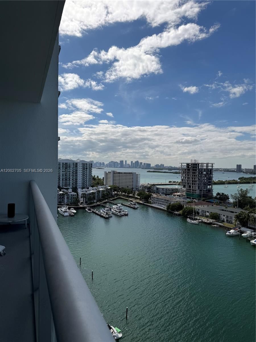 Real estate property located at 7930 East Dr #1505, Miami-dade, Eloquence On The Bay Cond, North Bay Village, FL